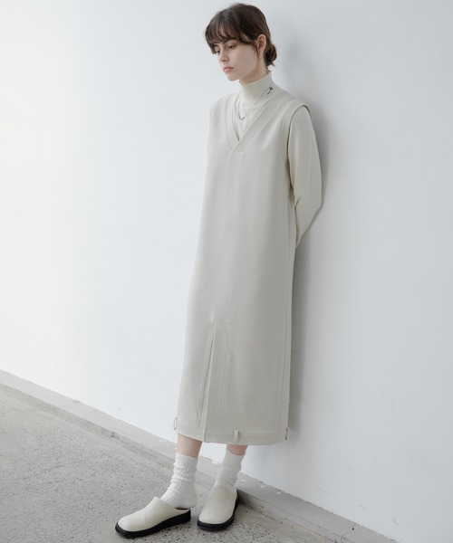 アールイズ WITH A WHITE オーバースカート EKCOOKIES ワンピース 「 」深Vネック ロングタイトジャンパースカート