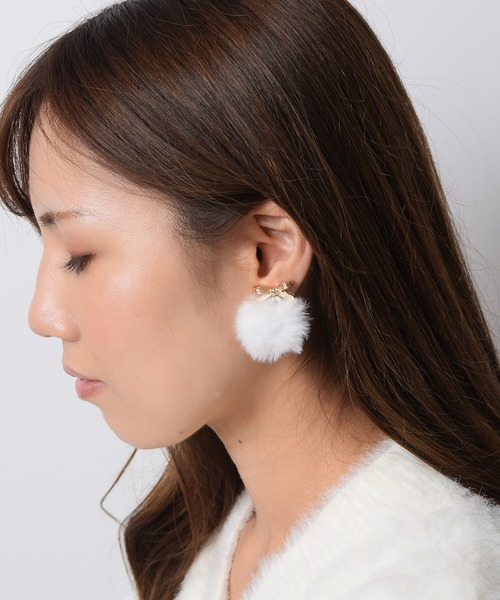 Flowering（フラワーリング） イヤリング リボン×ポンポンファー