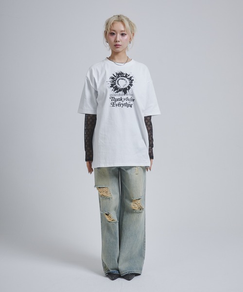 wc　Vin フラワープリント 半袖Tシャツ オフホワイト moment+ tシャツ 綿100%オーバーサイズロゴプリント＆フラワー