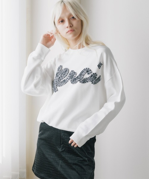 トレーナー スウェット EMILY IN PARIS × FUDGE / CODE EMB SWEAT SHIRT/Merci レディース