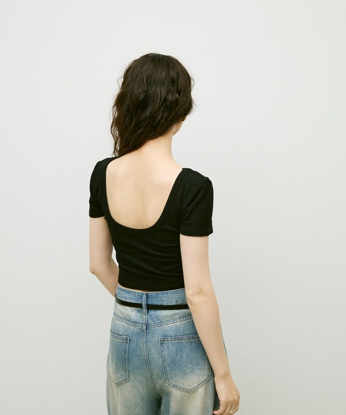 tシャツ Open-back top with cups / カップ付バックオープン