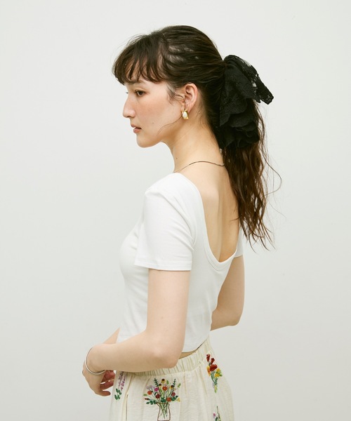 tシャツ Open-back top with cups / カップ付バックオープントップス