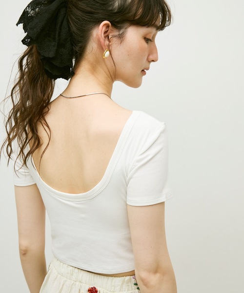 tシャツ Open-back top with cups / カップ付バックオープントップス
