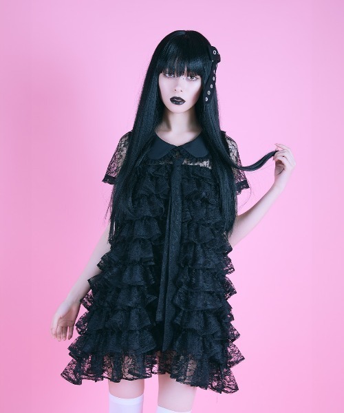 avenchumu ワンピース 黒 AVENCHUMU ワンピース Full of frills lace tiered one piece