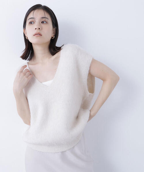 月末セール‼︎【美品】BEARDSLEY Vネックニットベスト ジレ アイボリー NATURAL BEAUTY BASIC（ナチュラルビューティーベーシック） ベスト