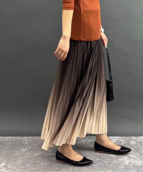 NICOLE white（ニコルホワイト） スカート グラデーションプリーツ