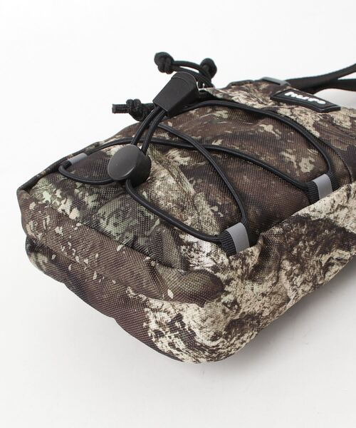 HUF（ハフ） ショルダーバッグ HUF REALTREE BOWERY SIDE BAG リアル