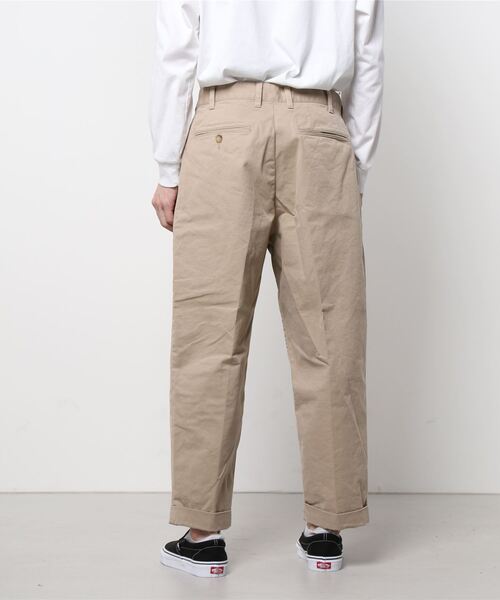 「BEAMS PLUS」 チノパンツ LARGE オフホワイト メンズの画像