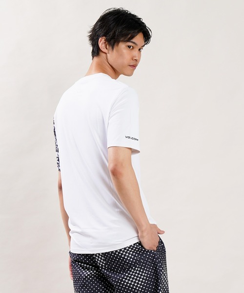 ラッシュガード VOLCOM/ボルコム UVケア 水陸両用 ルーズシルエット アシンメトリーTシャツ/ストーンロゴ ラッシュガード A9112202|ZOZOTOWN |01