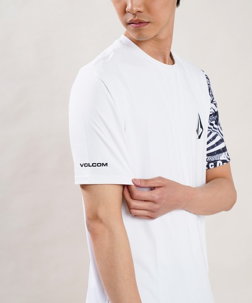 ラッシュガード VOLCOM/ボルコム UVケア 水陸両用 ルーズシルエット アシンメトリーTシャツ/ストーンロゴ ラッシュガード A9112202|ZOZOTOWN |03