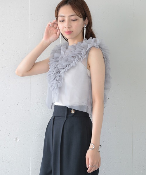 新品同様【定価1.3万】A part by チュールフリルベスト セージグリーン A part by（アパートバイ）の「チュールフリルベスト（ベスト