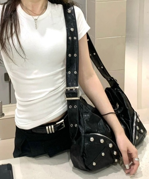 FreeZone ショルダーバッグ ヴィンテージ風スタッズショルダー