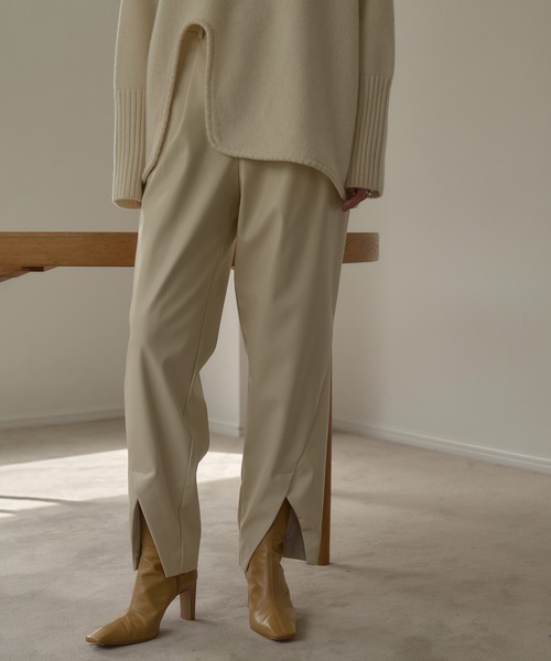 MANOF（マノフ） パンツ VEGAN LEATHER SLIT PANTS レディース