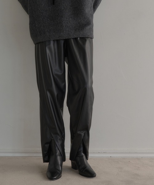 MANOF（マノフ） パンツ VEGAN LEATHER SLIT PANTS レディース