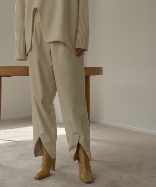 MANOF（マノフ） パンツ VEGAN LEATHER SLIT PANTS レディース