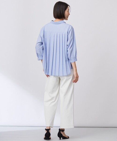 バックプリーツブラウス。値下しました She's Closet ブラウス シャツ 卒業式 バンドカラーバックプリーツ