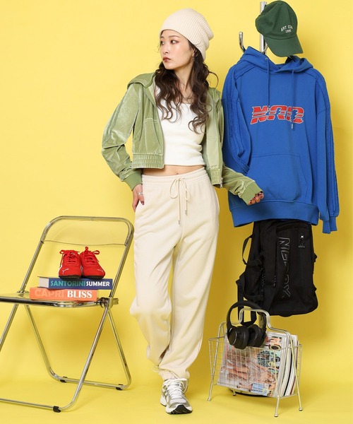 NERDY パーカー NYベルベットクロップトフーディートラックトップ