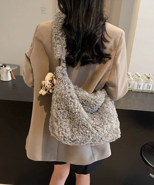 DEVICE（デバイス） ショルダーバッグ バッグ ファー モコモコ