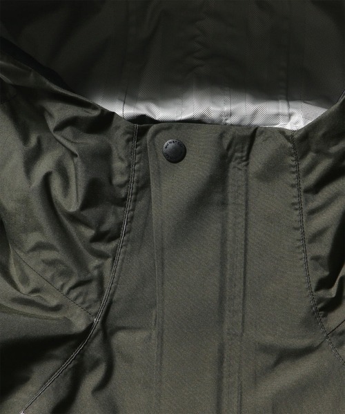 マウンテンパーカー ウインドブレーカー 「and wander」2.5L hiker rain jacket メンズの画像