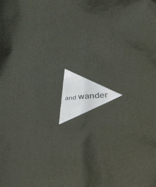 マウンテンパーカー ウインドブレーカー 「and wander」2.5L hiker rain jacket メンズの画像