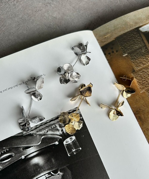 GIRL DRESS FOR NOW ピアス 韓国トレンドアクセ | メタリックフラワー