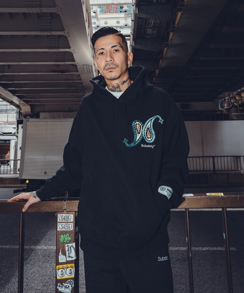 「Subciety」 プルオーバーパーカー X-LARGE ブラック メンズの画像