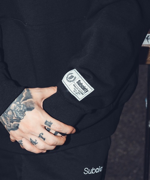 「Subciety」 プルオーバーパーカー X-LARGE ブラック メンズの画像