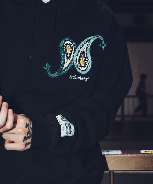 「Subciety」 プルオーバーパーカー X-LARGE ブラック メンズの画像