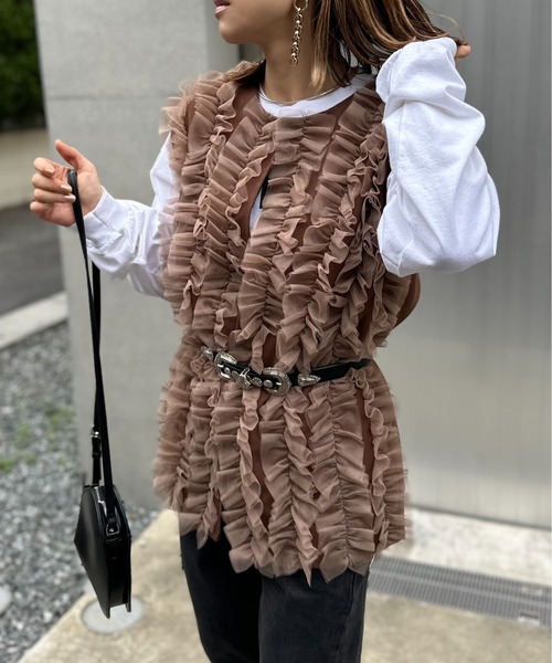 【タグ付未使用】16800円tumugu★刺繍★フリル★ベスト タグ付未使用】16800円tumugu☆刺繍☆フリル☆ベスト トップス