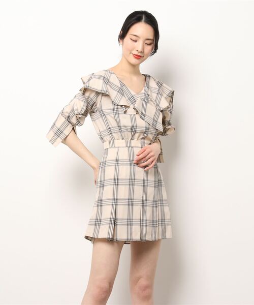 美品　スナイデル　snidel タックミニワンピース　黒 SNIDEL（スナイデル）の「タフタミニワンピース（ワンピース）」 - WEAR