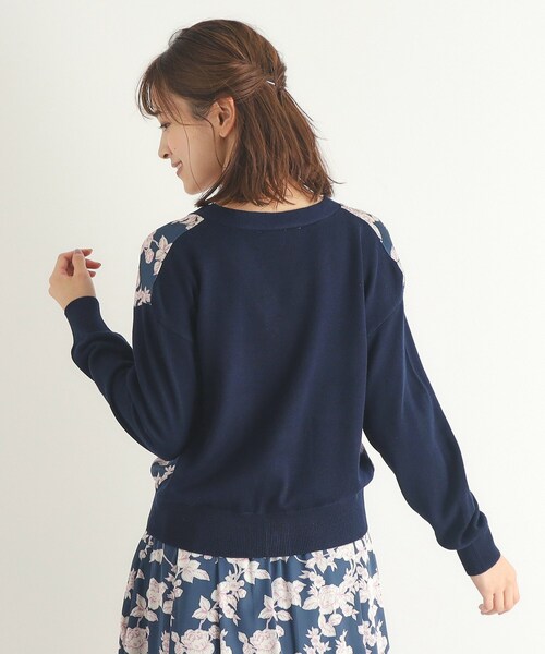 LAURA ASHLEY / ローラ アシュレイ 【Lサイズあり／3colors／同柄アイテムあり】ポリントン ローゼズ柄 パネルニットカーディガン LAURA ASHLEY カーディガン 「Lサイズあり／3colors／同柄