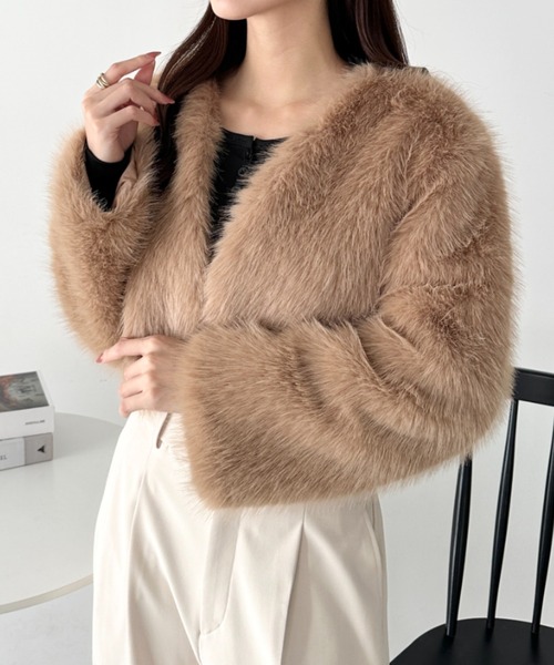 CLEA コート アウター ノーカラーショートフェイクファーコート