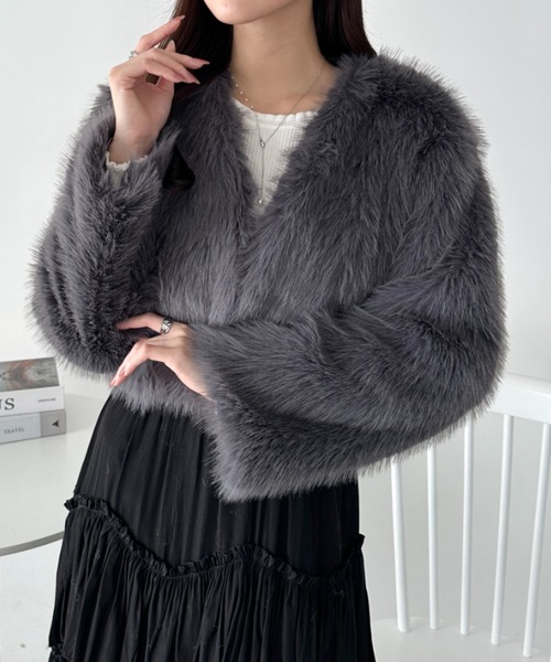 CLEA コート アウター ノーカラーショートフェイクファーコート