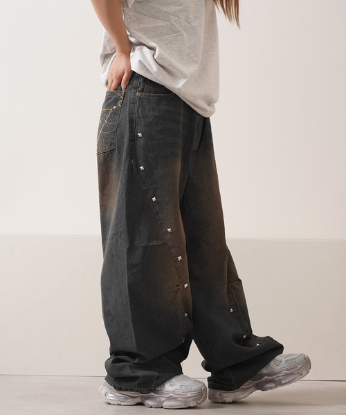 ジーンズ スタッズ使い ワイドカーブ デニム パンツ / Studded Wide