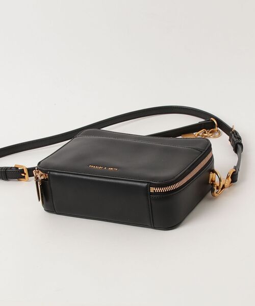 CHARLES ＆ KEITH（チャールズ&キース） 「CHARLES & KEITH