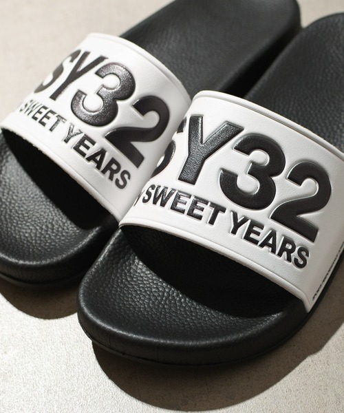SY32 by SWEET YEARS シャワーサンダルホワイト SHOWER SANDALS(GRAPHIC) | ACCESSORIES | 【公式】SY32 by