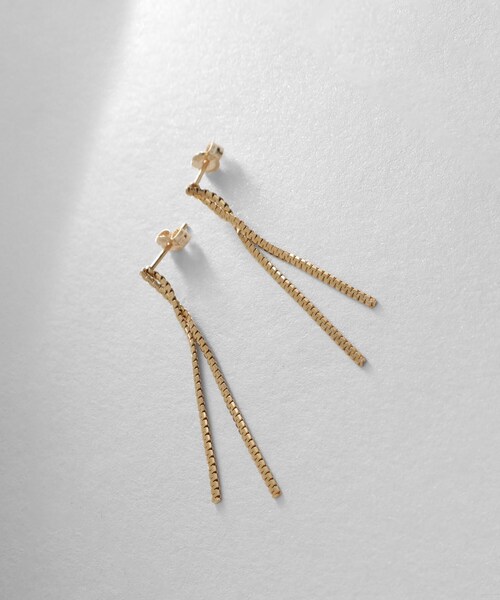 ココシュニックK18 ゴールド ツイストデザイン ピアス