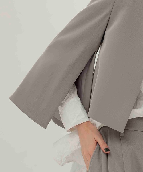 ジャケット ノーカラージャケット slit sleeve cape jacket(スリットスリーブケープジャケット) レディースの画像