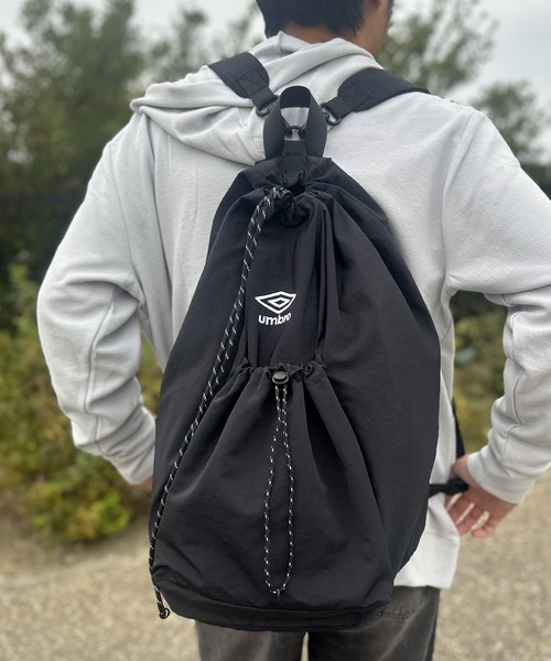 umbro（アンブロ） デイバック リュック メンズ レディース : ZOZOTOWN