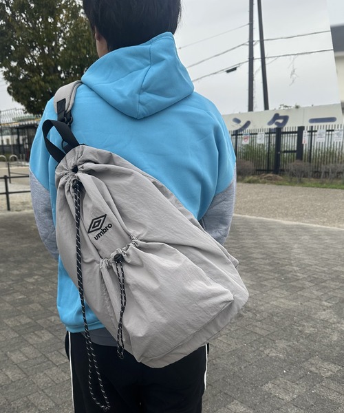 umbro（アンブロ） デイバック リュック メンズ レディース : ZOZOTOWN