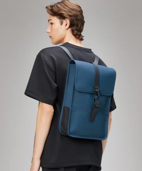 美品！RAINS レインズ リュック バックパック 撥水 ネイビー レインズ RAINS レインズ リュック RAINS 防水 撥水 バック