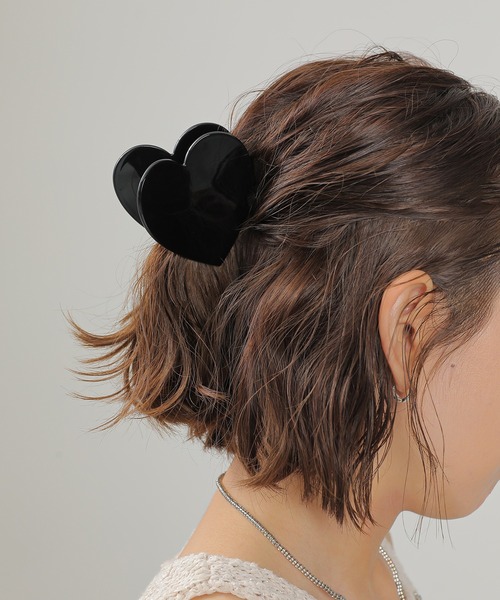 着用なし美品 familiar ハート型 ヘアクリップ familiarのフリマ