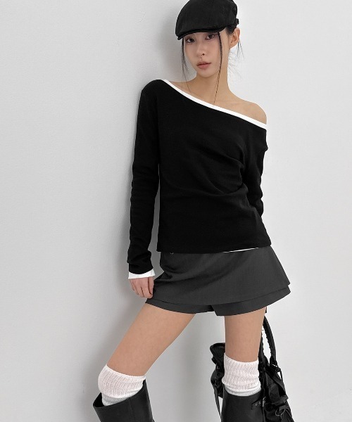 オフショルダー黒長袖トップス BLACKUP（ブラックアップ） tシャツ 「MADE」 アクニーオフショルダー