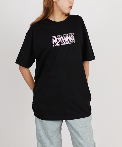 [Pleasures] プレジャーズ Tシャツ T-Shirt (送料関税込み) PLEASURES tシャツ PLEASURES/プレジャーズ Badge Tee 半袖T