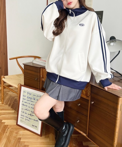 moment+ ブルゾン アウター 「累計販売枚数1万枚突破！」ロゴ
