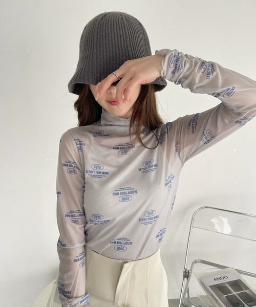 Ada. tシャツ ロゴ 総柄 ボトルネック プルオーバー レディース