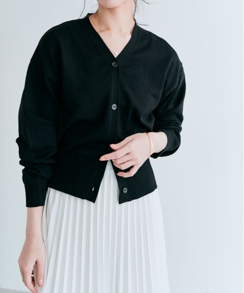 新品　BEAUTY&YOUTH ブラック ショートVネックカーディガン　黒 ウールカシミヤ Vネックカーディガン ショート 黒 – kuros.style