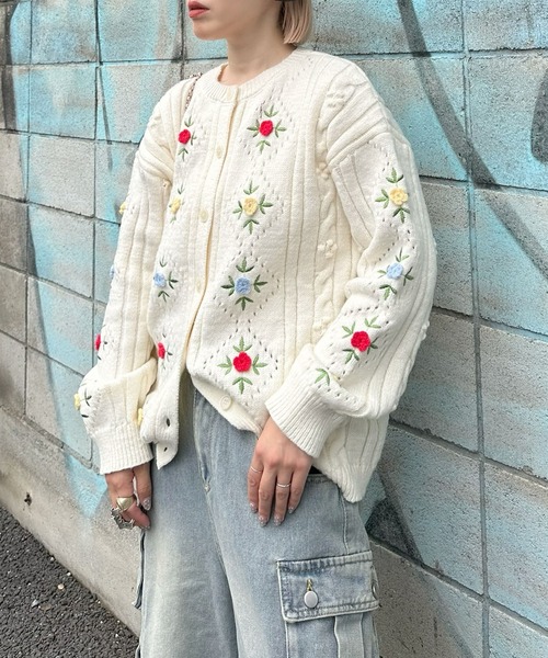アトリエまりこ　カーディガン　アイボリー　ホワイト　ヴィンテージ　古着 Alley Tokyo カーディガン 古着っぽな花BIGカーデ レディース