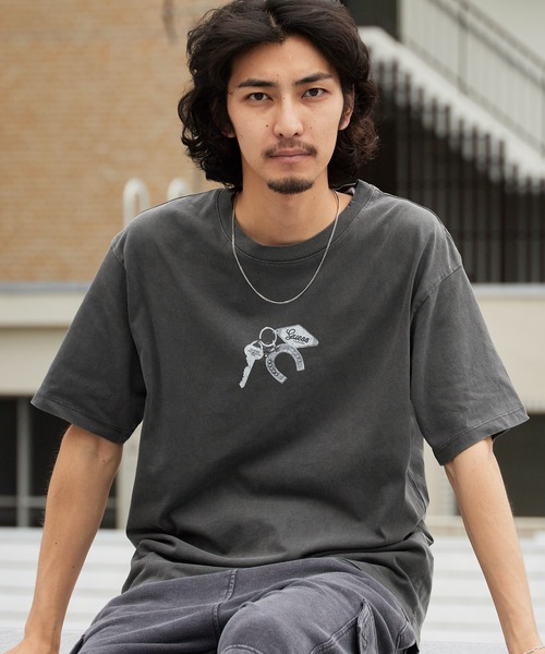 StrayKids スキズ GUESS ヒョンジン　Tシャツ M GUESS（ゲス） tシャツ 「Stray Kids / ストレイキッズ Hyunjin