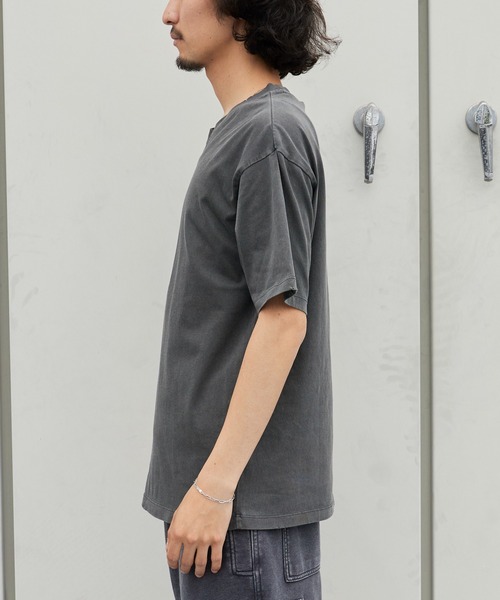 GUESS（ゲス） tシャツ 「Stray Kids / ストレイキッズ Hyunjin